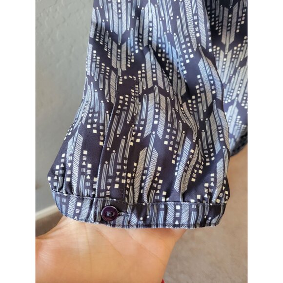 NWT NYDJ Blue Chevron Long Sleeve V Neck Blouse Size L Office Wear Teacher - Picture 4 of 11